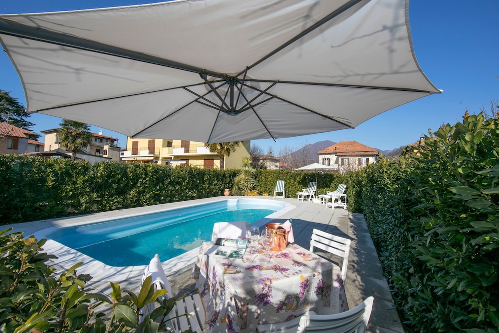 Casa Amabile With Pool — 4-Star Luxury Hotel in Leggiuno, Italy