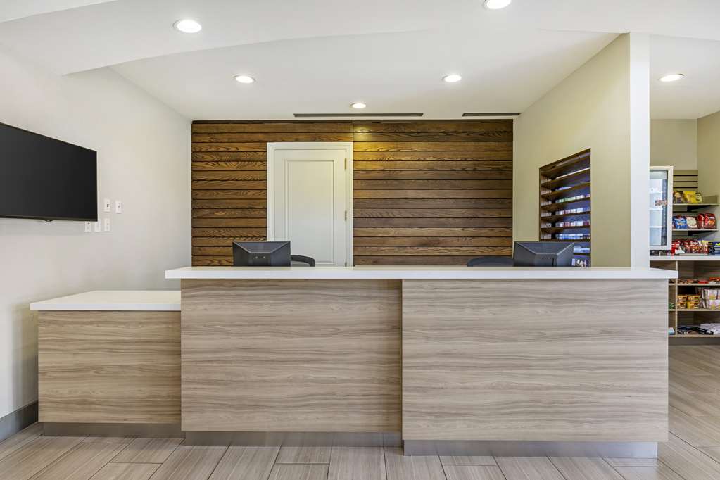 Best Western Plus Palm Desert Resort - photo 4