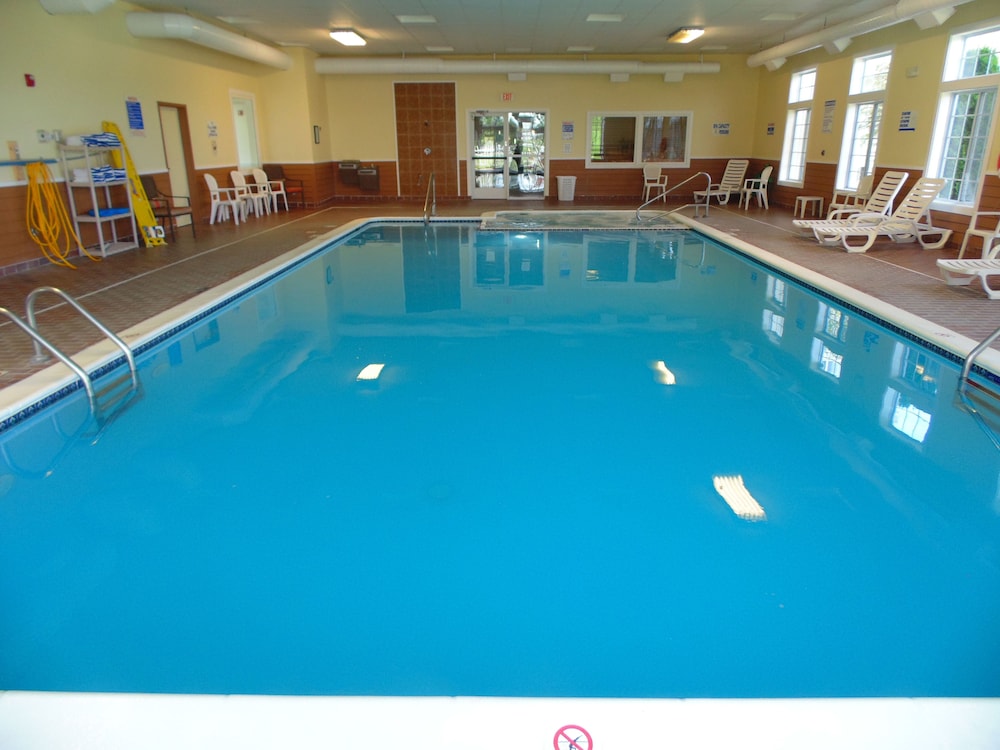 American Inn and Suites Houghton Lake - photo 22