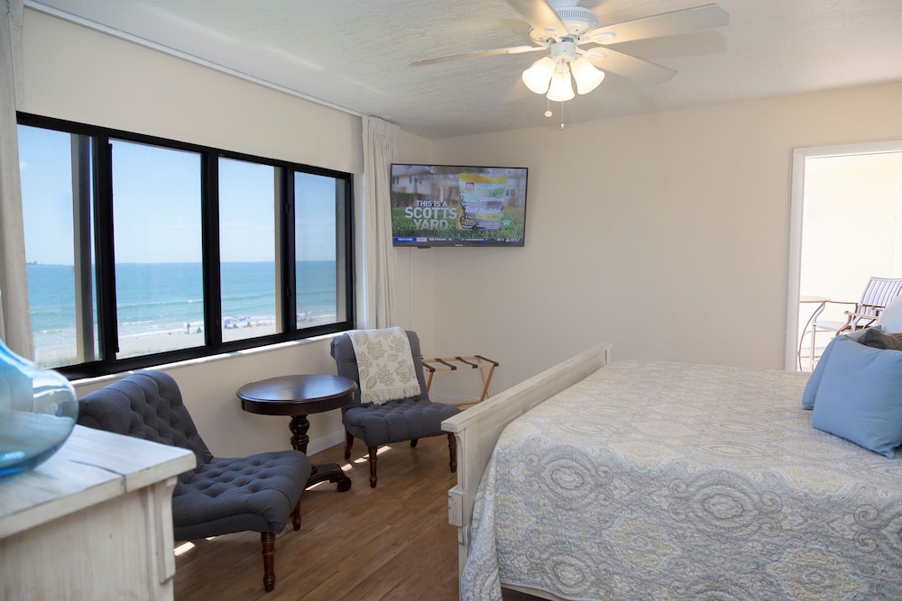 Canaveral Towers by Happy Palm Stays - photo 10