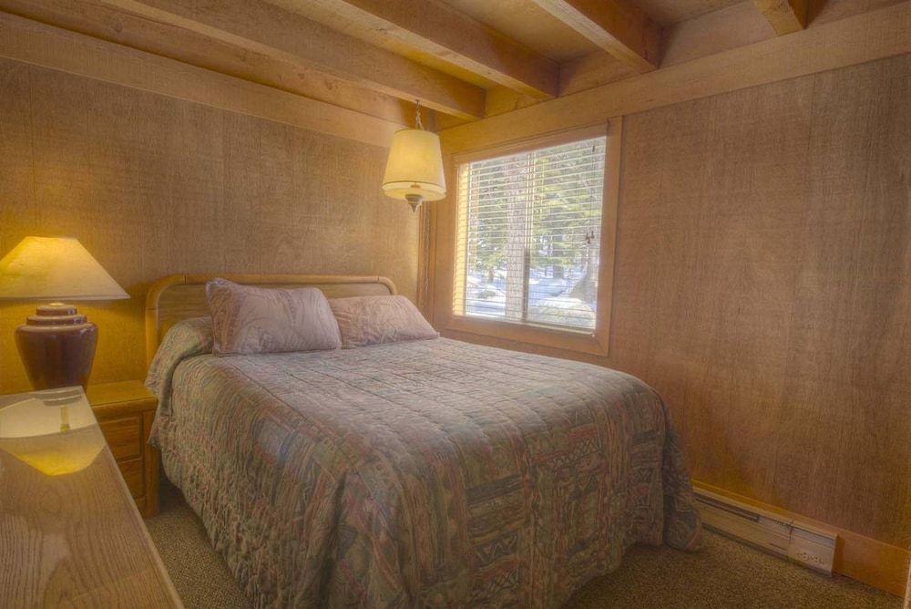Lake Village Resort 3 Bedroom Townhouse by RedAwning - photo 15