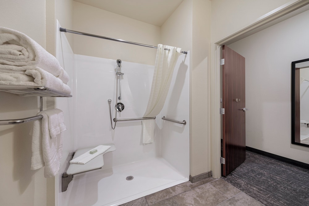 Cobblestone Hotel & Suites Urbana - photo 59