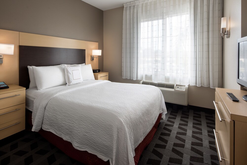 TownePlace Suites by Marriott San Diego Vista - photo 2