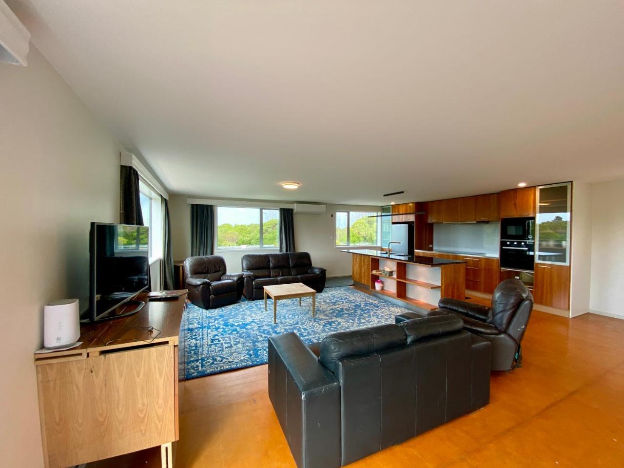 Close to Beach with Mountain Views in Puketa in Kaikoura, New Zealand