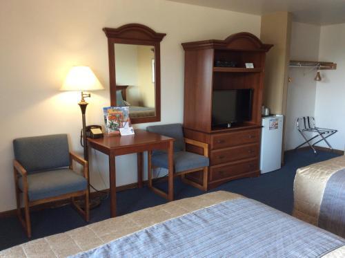 Scenic Shore Inn - photo 24