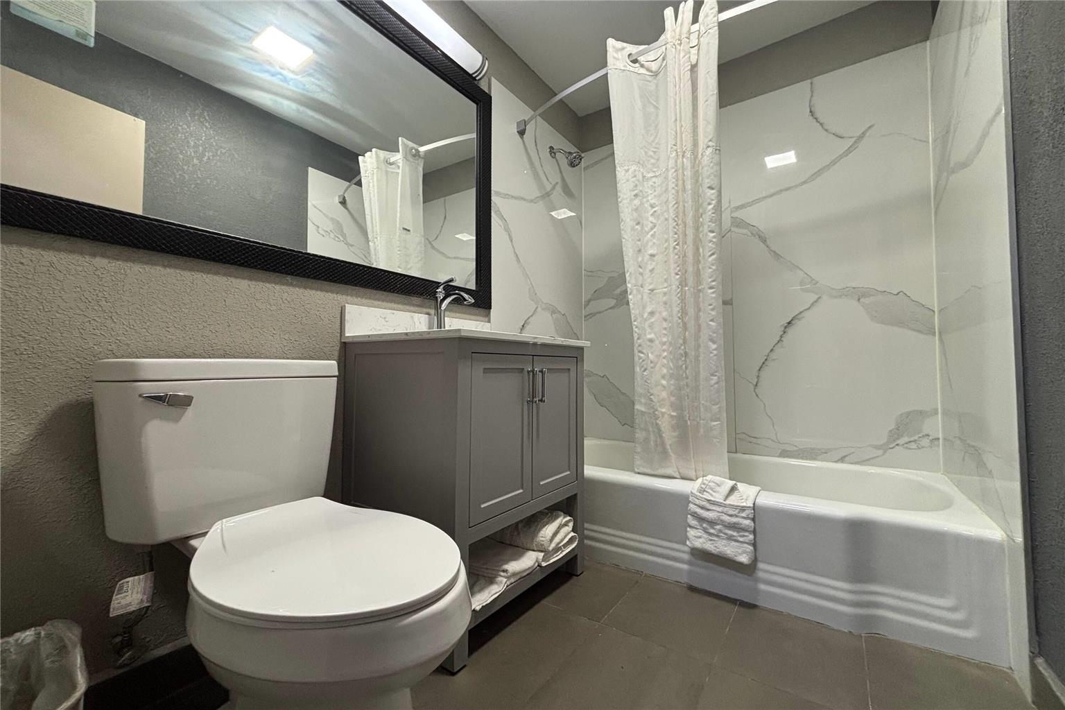 Super 8 by Wyndham Belleville St. Louis Area - photo 20