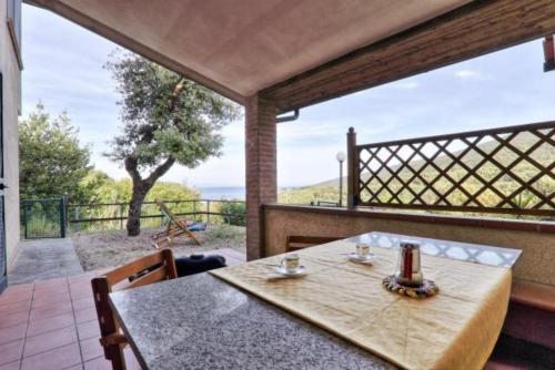 Appartamenti Le Querce App. Ginestra — 4-Star Luxury Hotel in Capoliveri, Italy