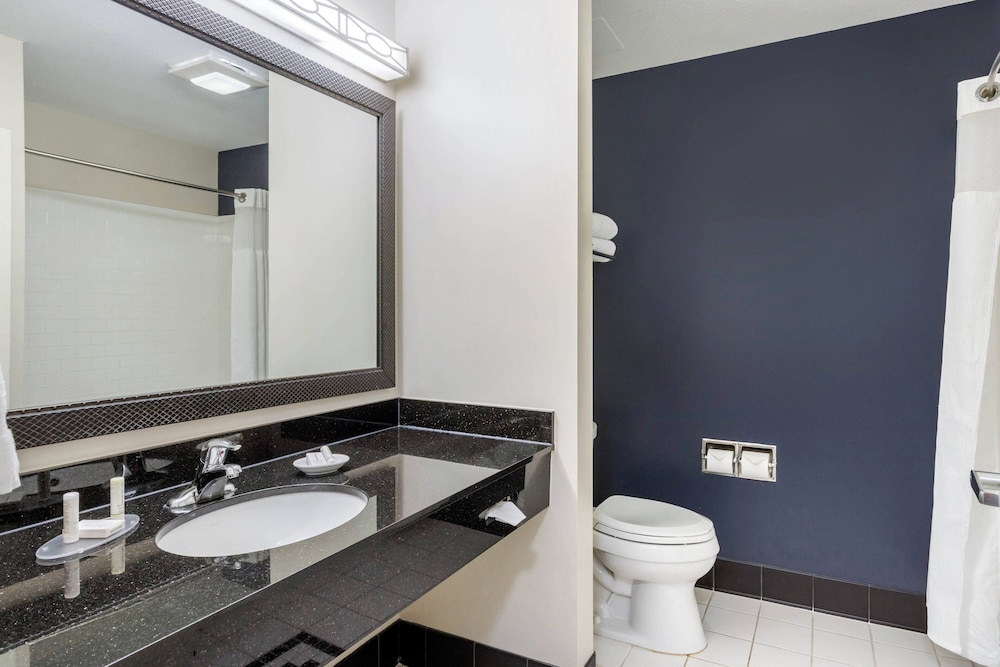 Fairfield Inn & Suites by Marriott Houston Conroe Woodlands - photo 13