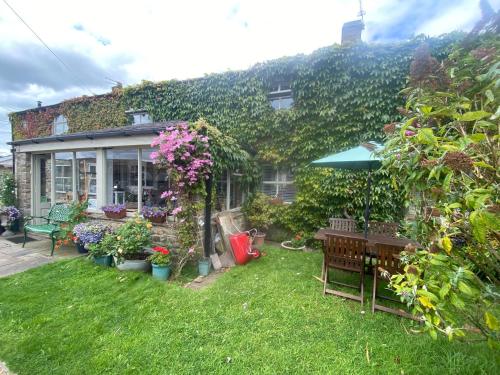 Chapel Cottage Clitheroe Road — 4-Star Luxury Hotel in Waddington, United Kingdom