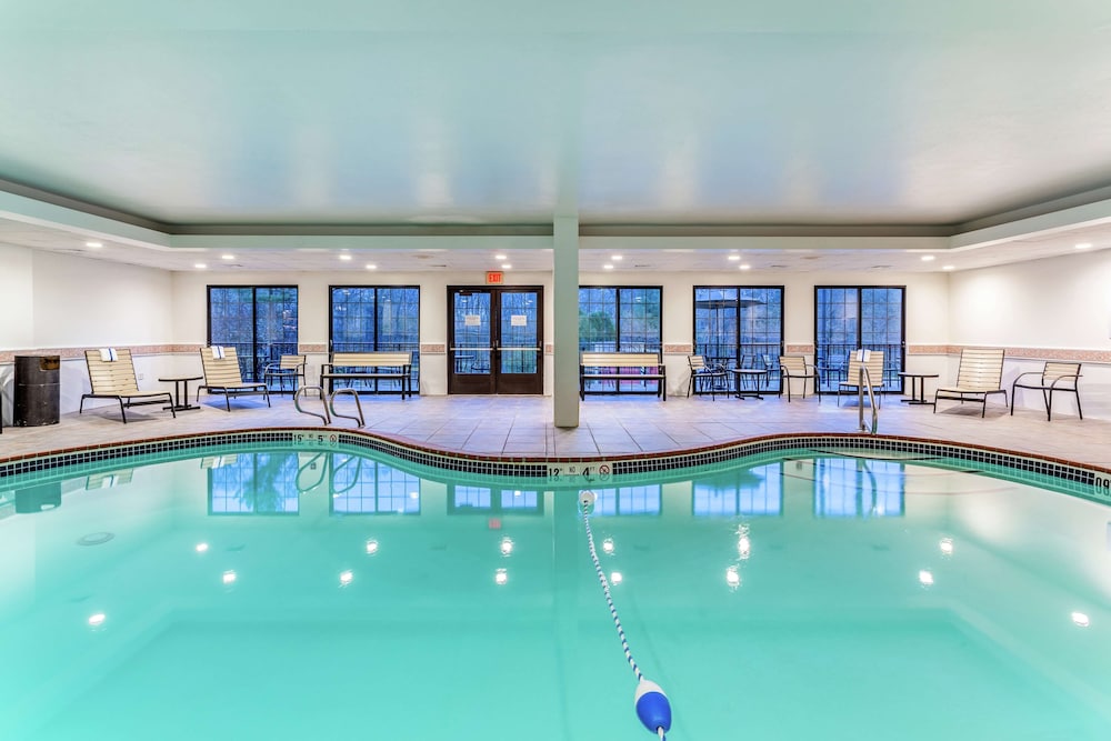 Hampton Inn Boston Peabody - photo 18