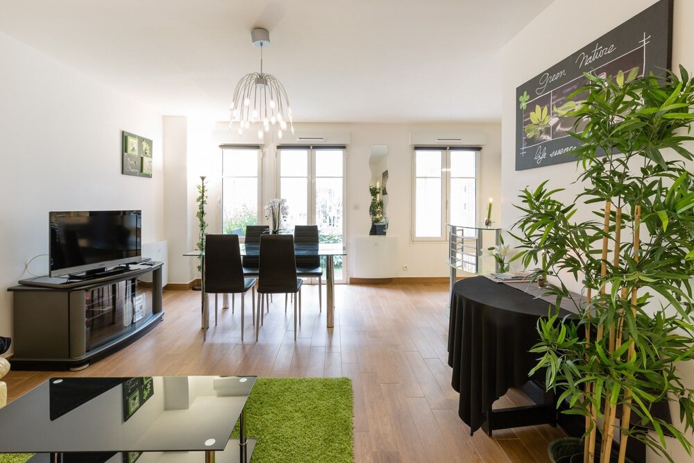 Saint Malo Rez de jardin le Sillon — 4-Star Luxury Hotel in Saint-Malo, France
