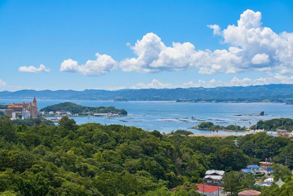 Shiki no Sato Yuraku in Shirahamacho-Usazakiminami, Japan