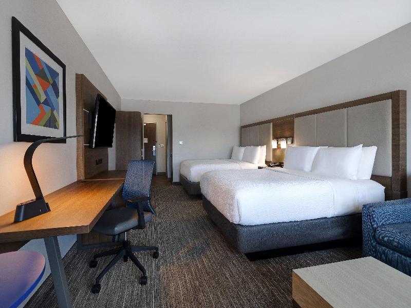 Holiday Inn Express & Suites Ann Arbor University South by IHG - photo 70
