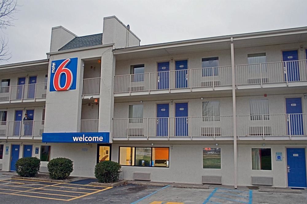 Days Inn by Wyndham Charleston WV - photo 10