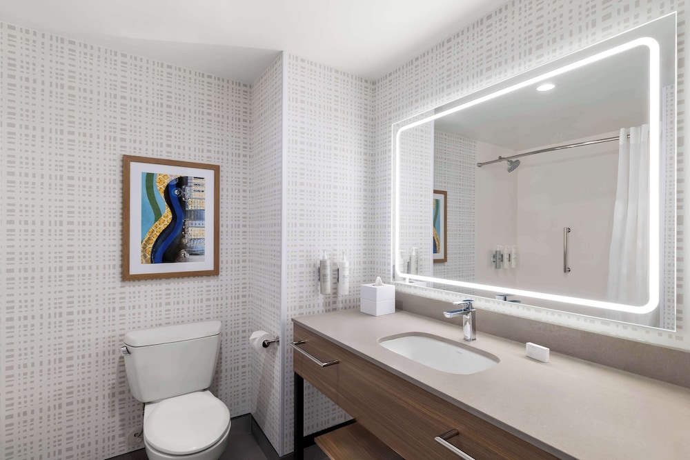 Hampton Inn & Suites by Hilton Corona - photo 35
