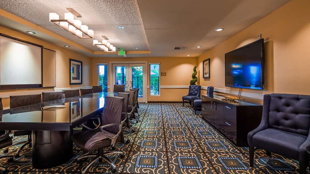 Best Western Plus Marina Gateway Hotel - photo 61