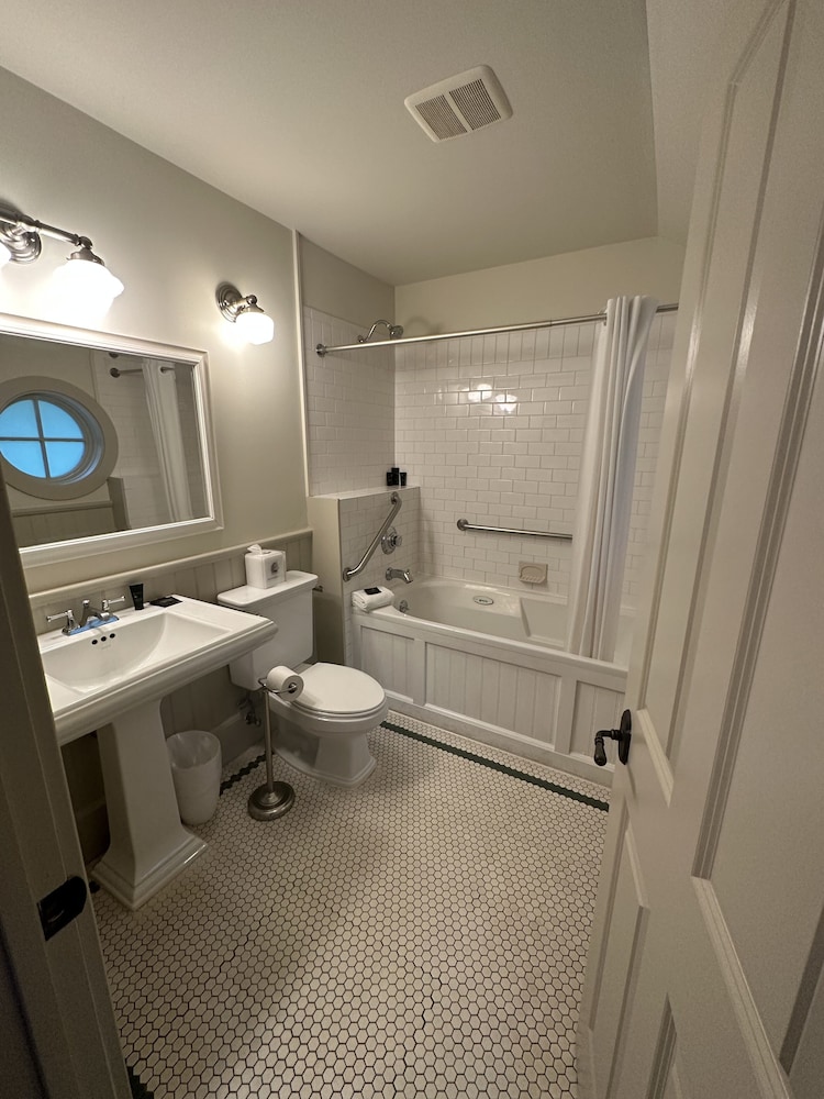 Buttermilk Falls Inn - photo 30