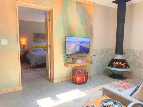 Dreamy Airy 2bd Senja Suite — 4-Star Luxury Hotel in Santa Fe, United States
