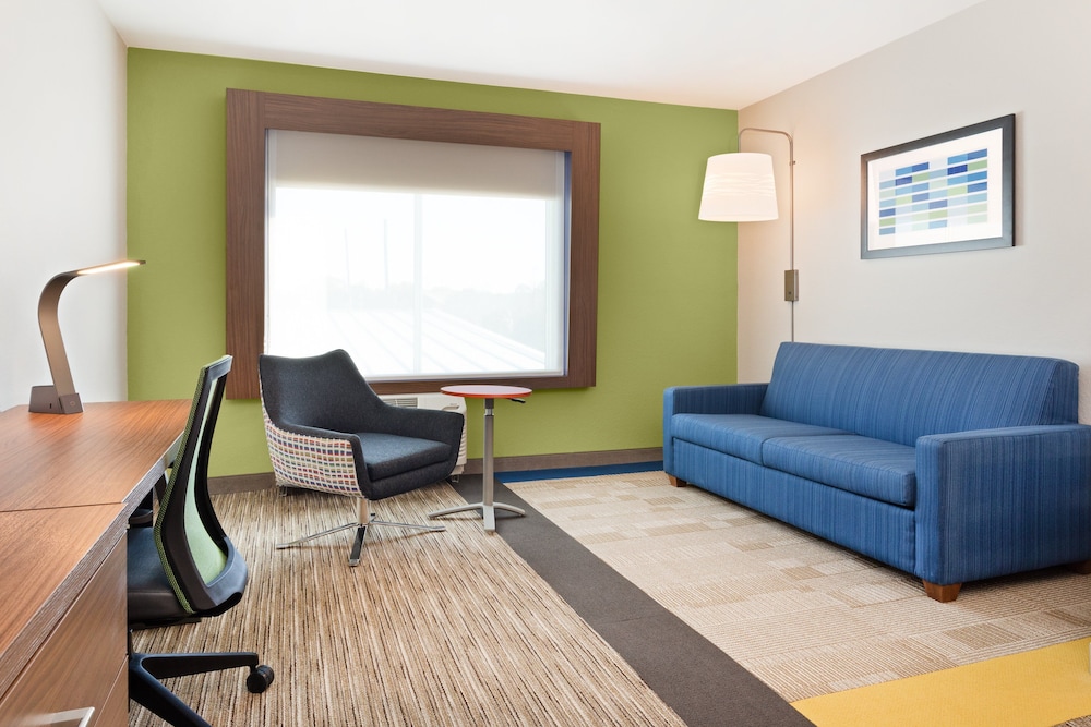 Holiday Inn Express & Suites Niceville Eglin Area by IHG - photo 17