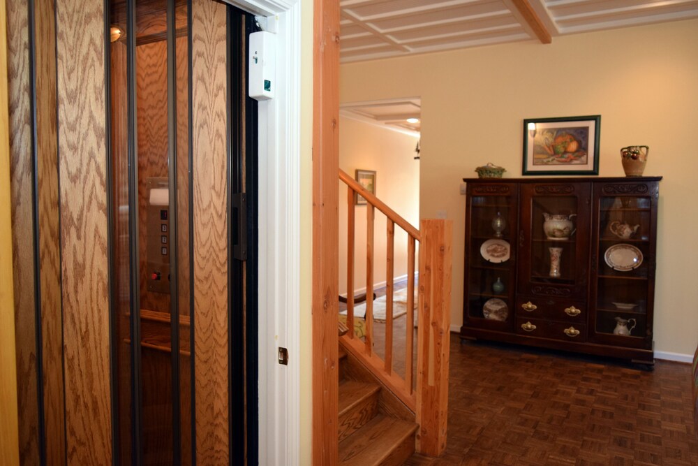 Double Dog Inn - photo 10