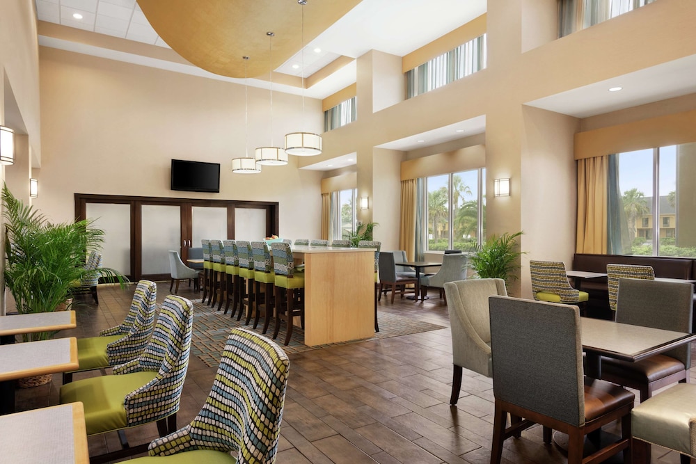Hampton Inn & Suites Brunswick - photo 27