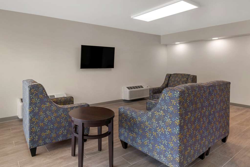 Quality Inn Saint Petersburg North Tampa Bay - photo 6