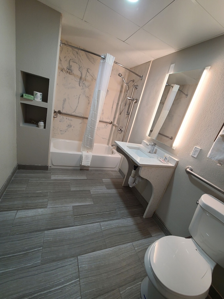 Comfort Inn Boston Milford - photo 20