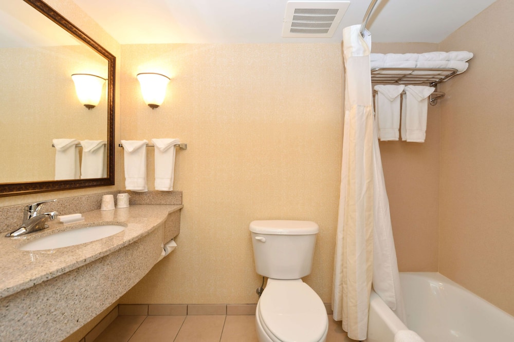 Hilton Garden Inn Terre Haute - photo 49