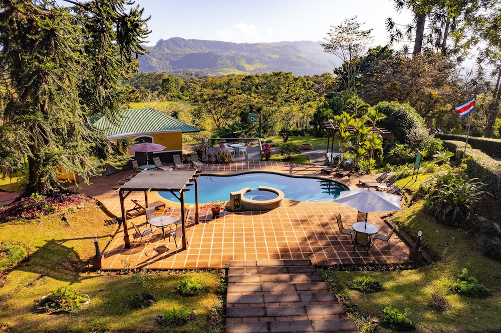 Hotel Villa Florencia — hotel in Turrialba