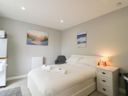 Modern Room with Private Outdoor space Pass the Keys — hotel in Gosforth