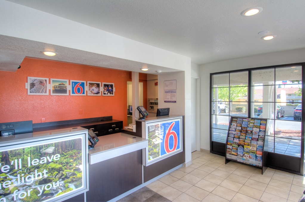 Motel 6 Redding CA South - photo 25