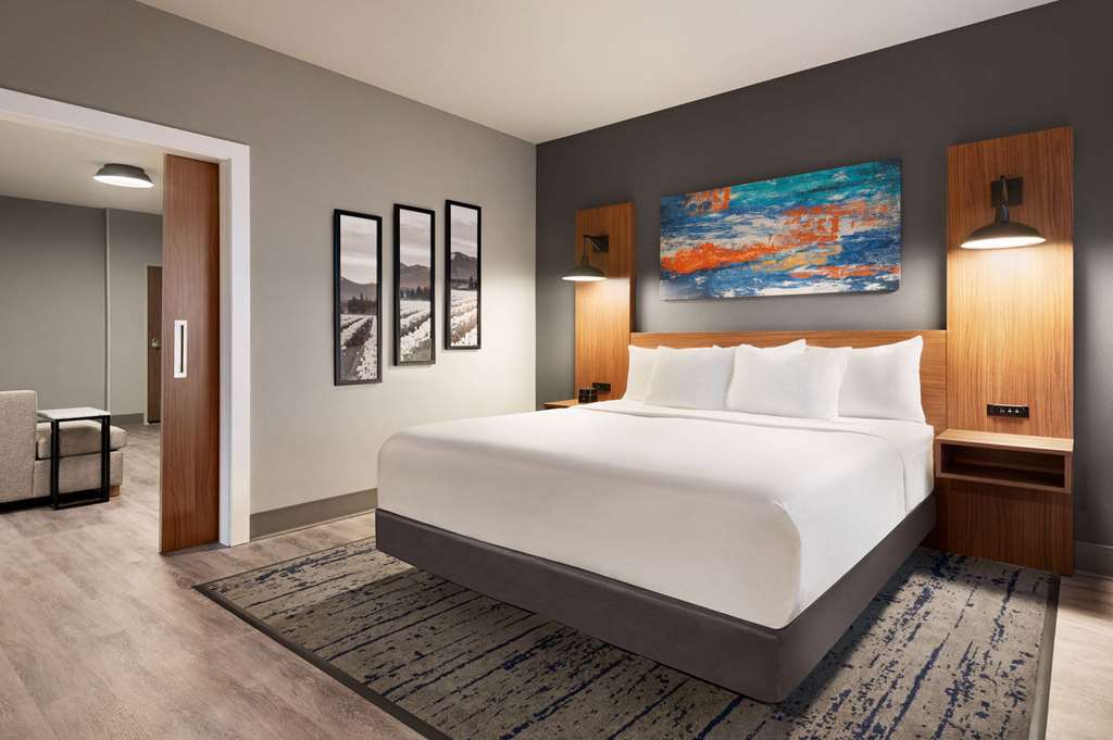 La Quinta Inn & Suites by Wyndham Marysville - photo 26