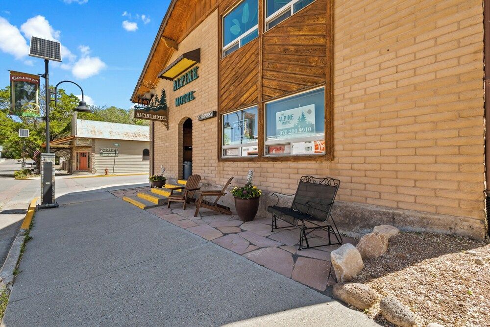 The Alpine Motel - photo 6