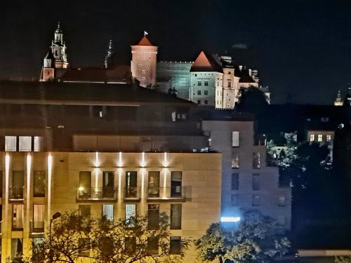Juwel 47 Apartments Kraków z widokiem na Wawel — 4-Star Luxury Hotel in Krakow, Poland
