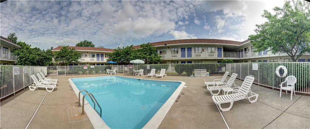 Motel 6 Amherst OH Cleveland West Lorain - photo 6