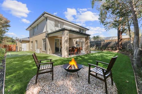 Raywood Coastal Retreat by Ready Set Stay in Cowes, Australia