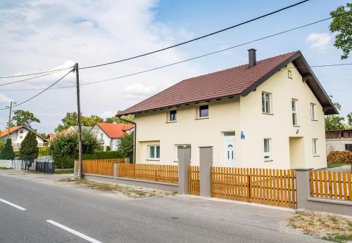 Tina Rooms — hotel in Velika Gorica