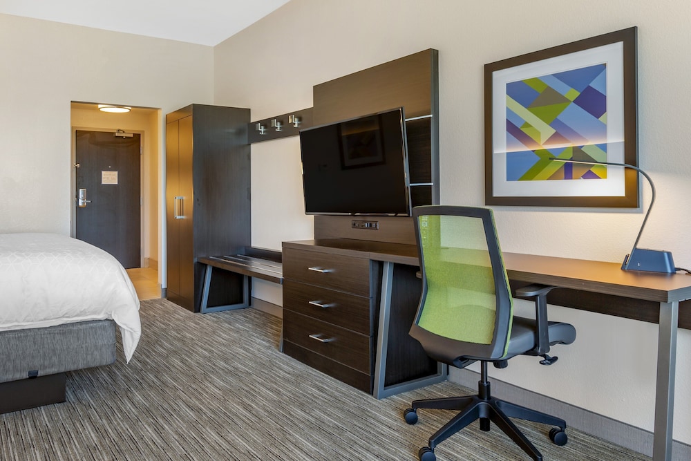 Holiday Inn Express & Suites Phoenix Dwtn State Capitol by IHG - photo 19