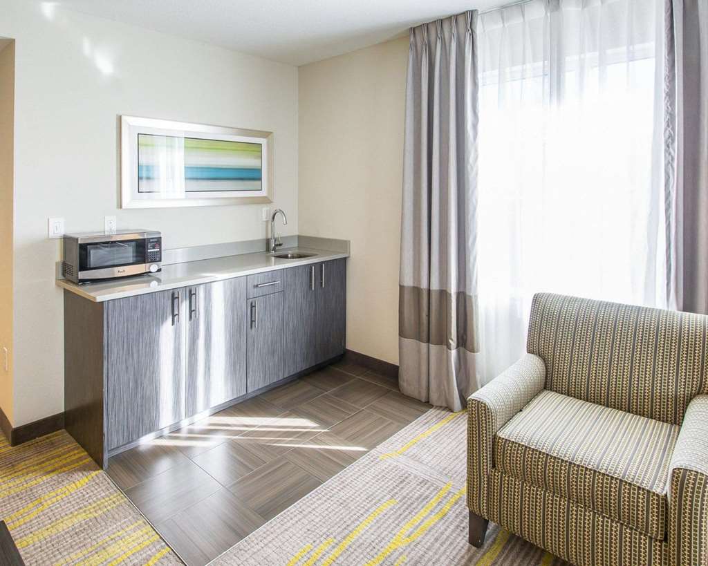 Comfort Suites Miami Airport North - photo 30