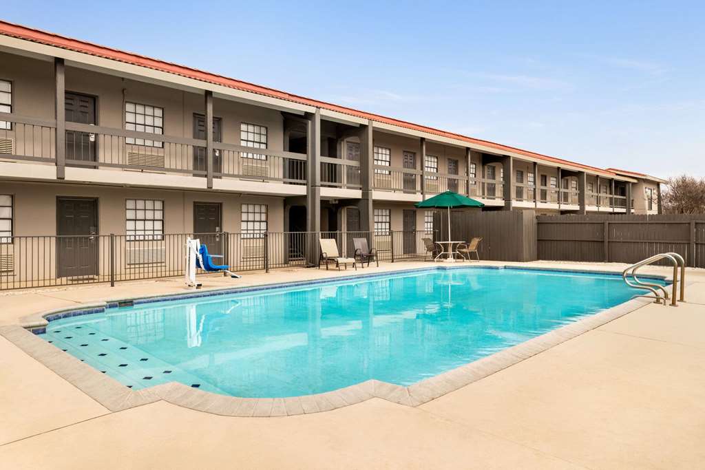 La Quinta Inn by Wyndham San Antonio Lackland - photo 45