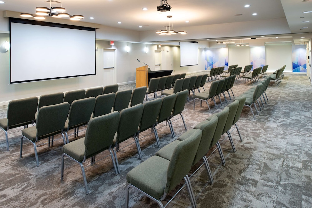 Hilton Garden Inn Denton - photo 40