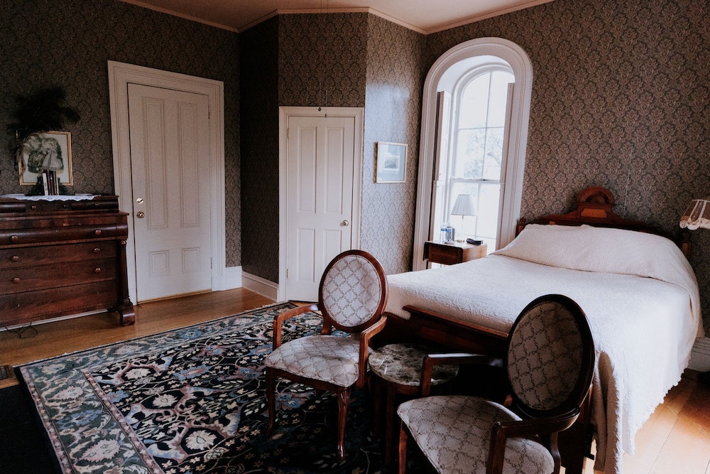 Mayhurst Inn - photo 3