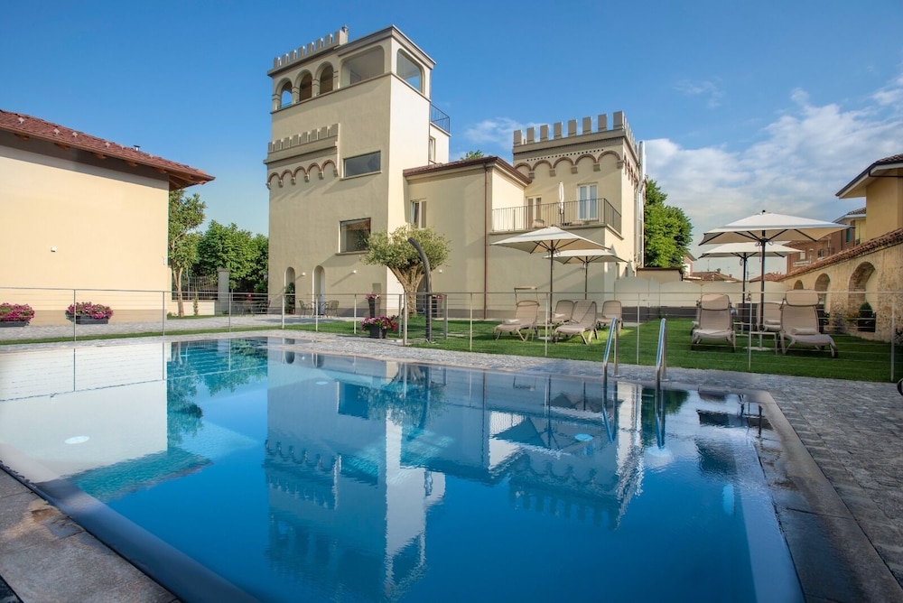 Villa Bernasconi — 4-Star Luxury Hotel in Narzole, Italy