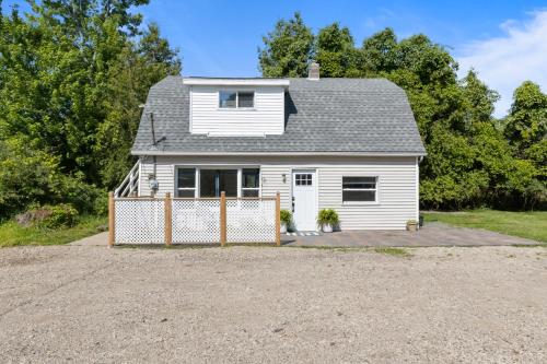 Pine Cove Close to downtown and beaches in Douglas, United States