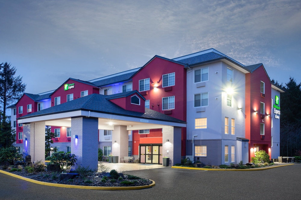Holiday Inn Express & Suites Lincoln City by IHG - photo 43