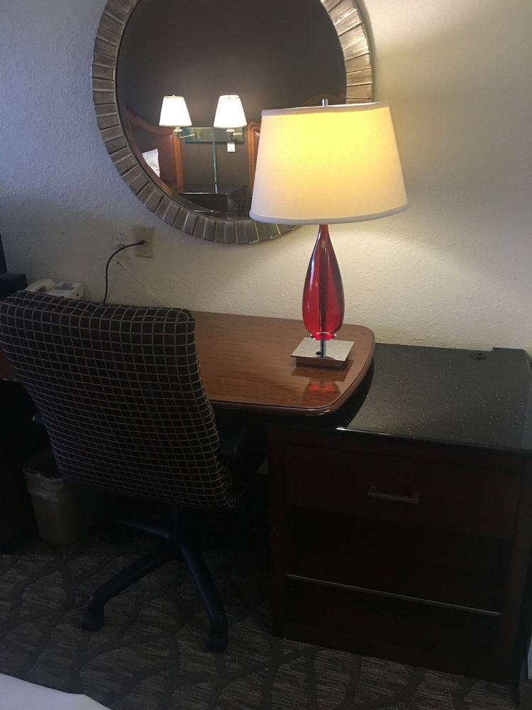 A Victory Hotel Southfield - photo 10