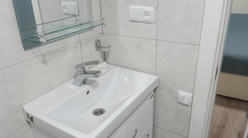 Twin's Twin Apartments
