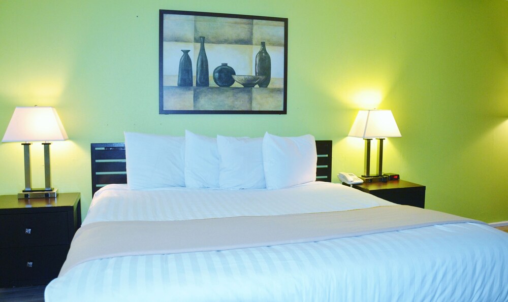 Travelodge by Wyndham Lincoln Northeast - photo 9