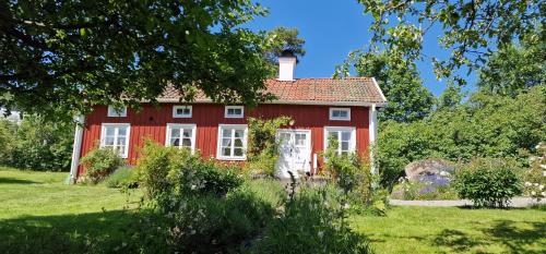 Lillåns B&B — 4-Star Luxury Hotel in Oerebro, Sweden