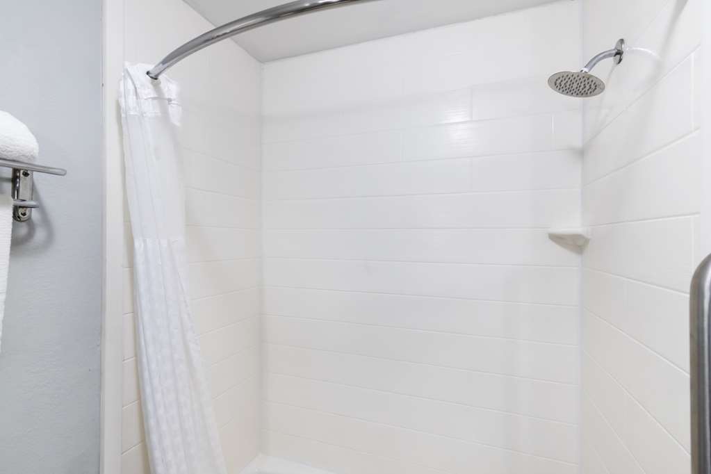 Best Western Medical Center North Inn & Suites Near Six Flags - photo 26